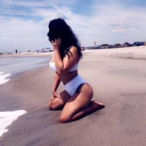 Meet your Posher, Alejandra